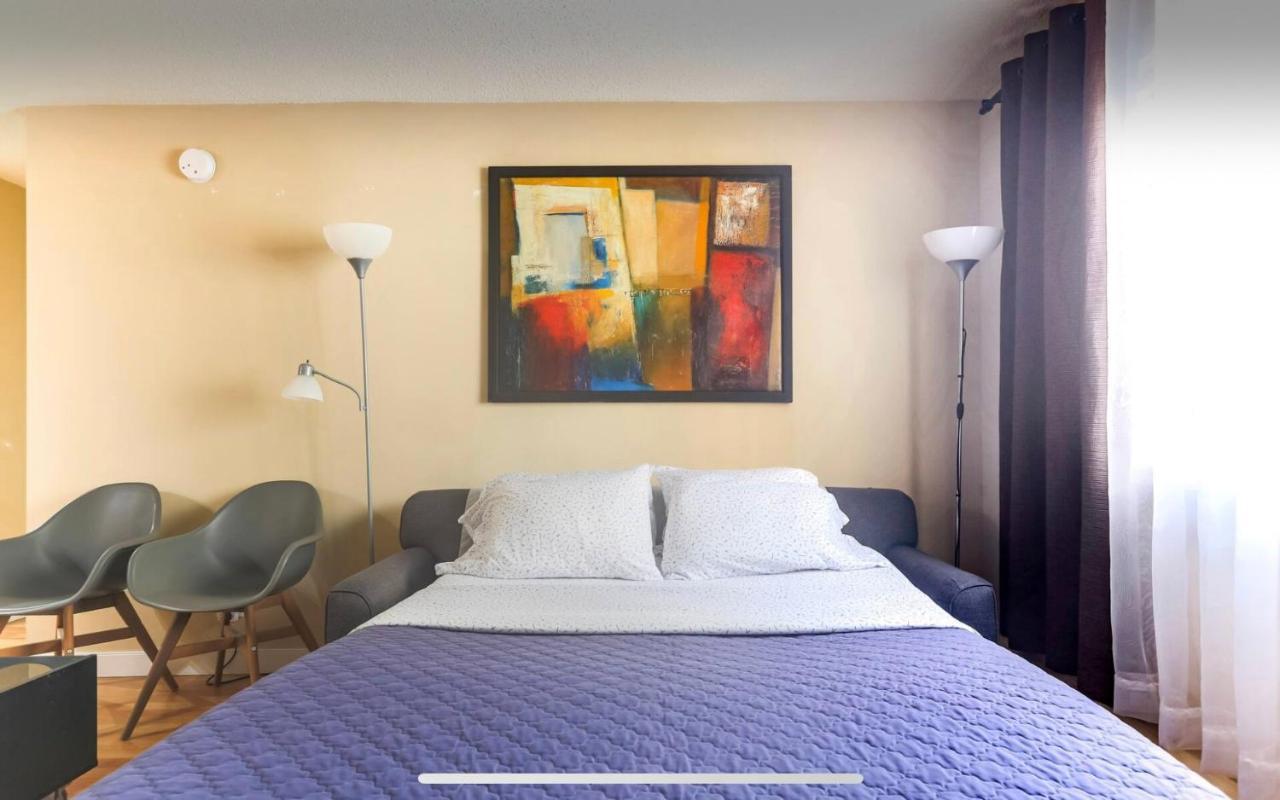 Downtown River Valley Bachelor Suite Condo, Non Smoking, 12 Inches Queen Bed, Beautiful Minimalist, Very Convenient Every Where Edmonton Eksteriør billede